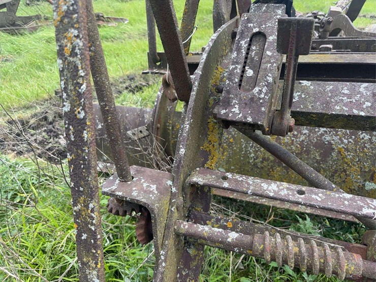 pull-type-road-grader-image-30