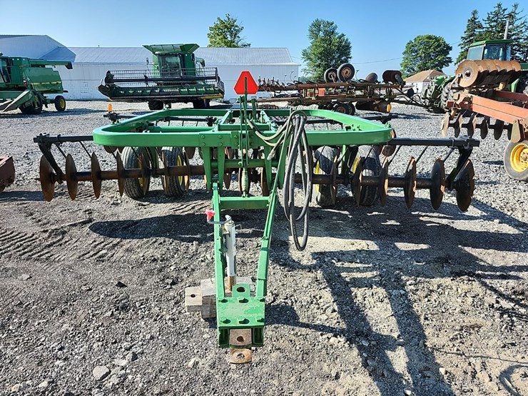 john-deere-210-image-13