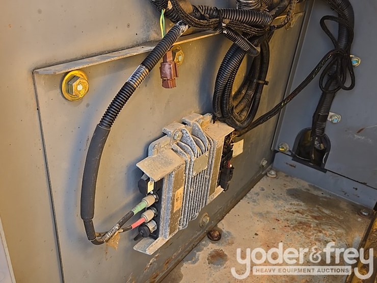 2011-deere-450d-lc-image-31