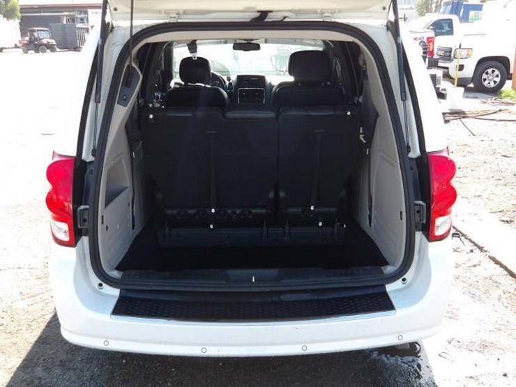 2017-dodge-grand-caravan-image-12
