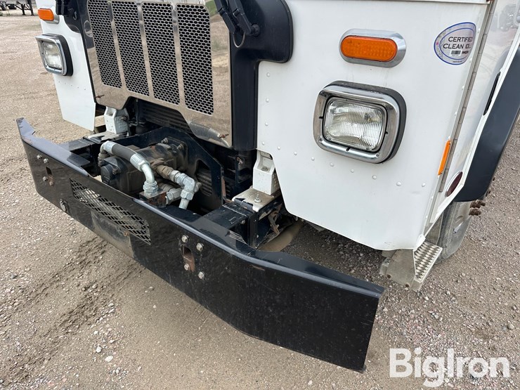 2017-peterbilt-520-image-12