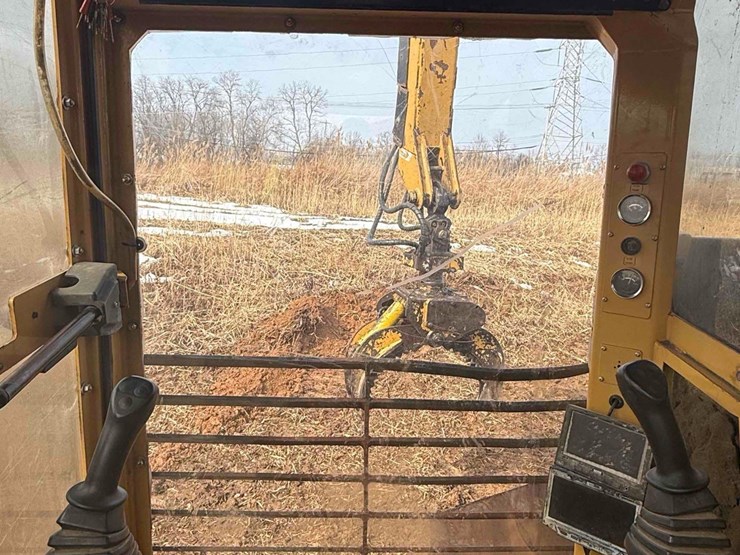 2010-caterpillar-325-image-20