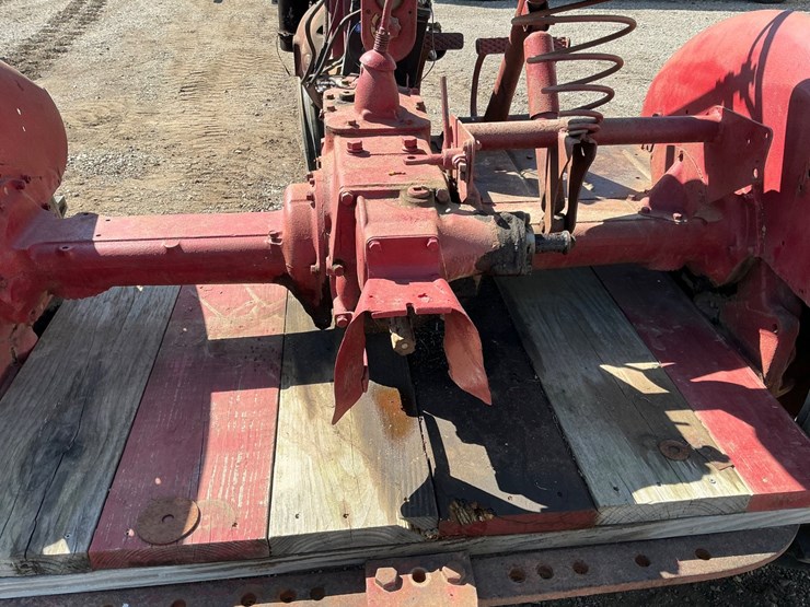 1946-case-ih-farmall-b-image-14