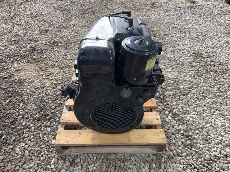 wisconsin-tjd-two-cylinder-engine-image-2