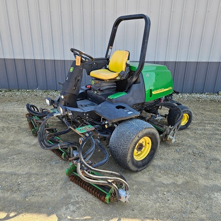 JOHN DEERE 3225C