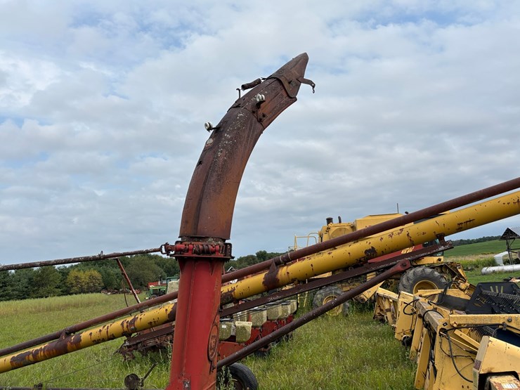 new-holland-s717-image-8