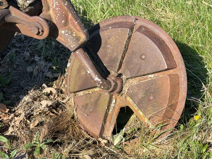 oliver-three-blade-pull-type-disk-plow-image-7