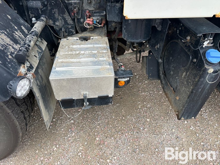 2024-mack-lr64-loadmaster-sideloader-t/a-garbage-truck-image-11