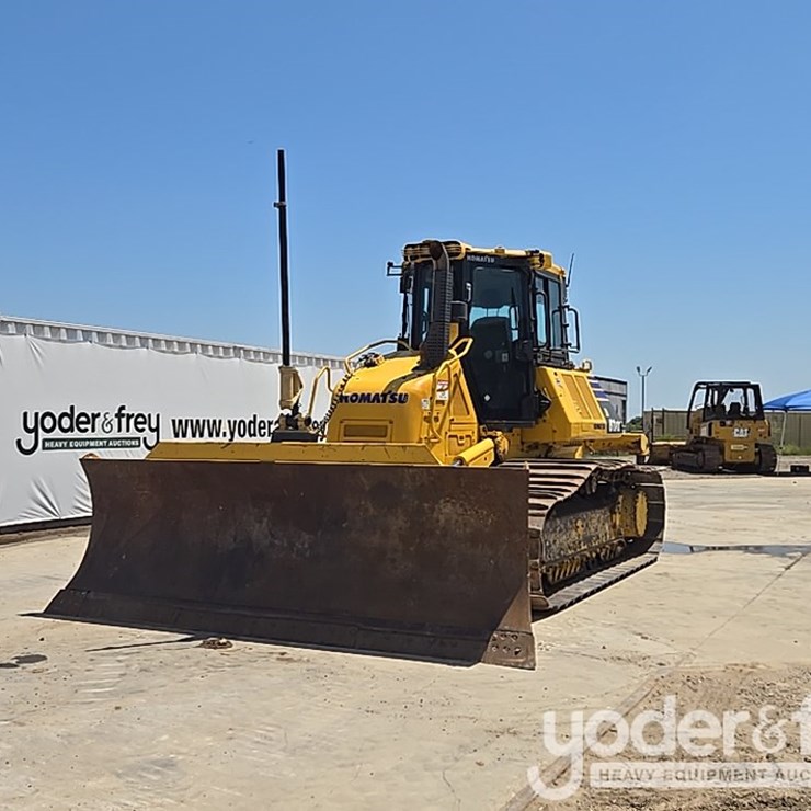 2023 KOMATSU D61PX-24