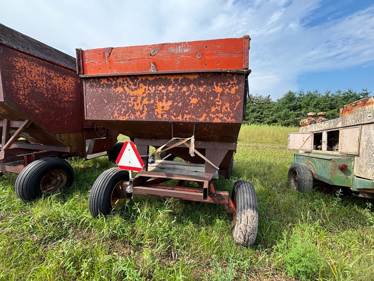 #2644-•-kelly-gravity-box-on-running-gear-image-6