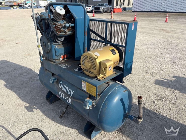 quincy-qt25a-horizontal-duplex-air-compressor-image-1