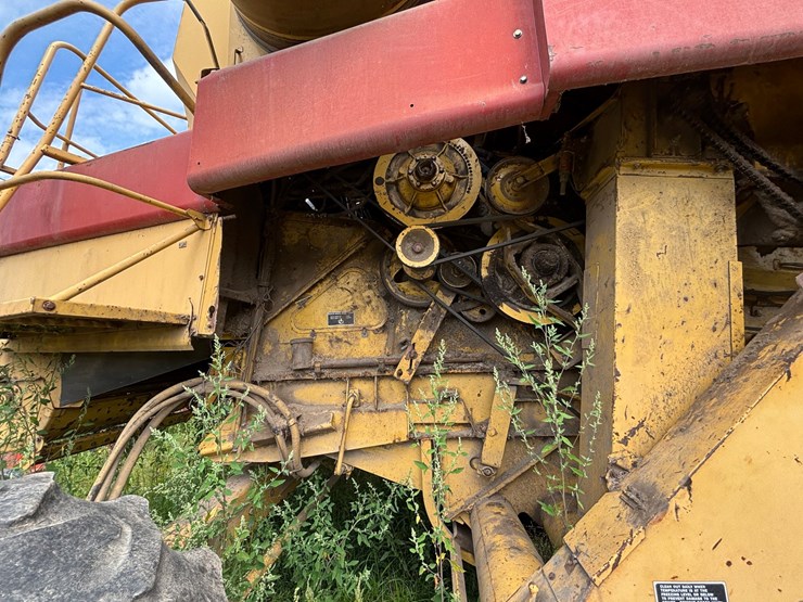 new-holland-tr86-image-41