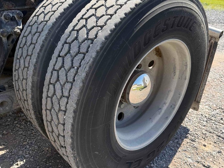 2001-kenworth-t800-image-12