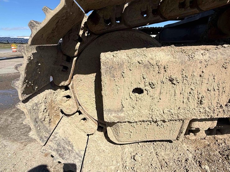 2014-komatsu-pc650-image-15