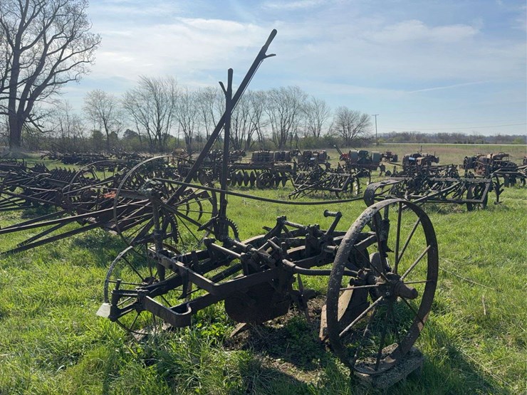 two-bottom-horse-drawn-plow-image-7