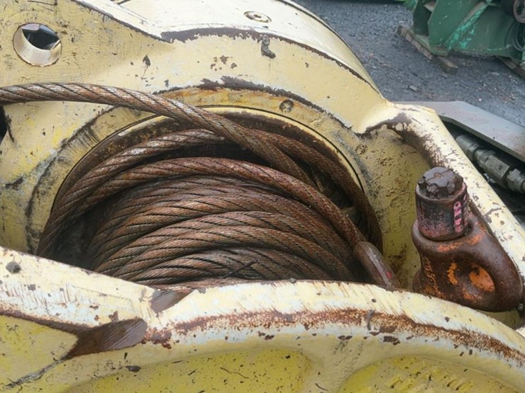 2014-deere-648h-image-39