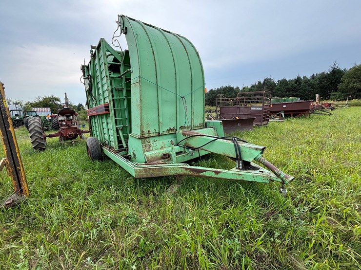 #2617-•-owatonna-540-stacker-image-3