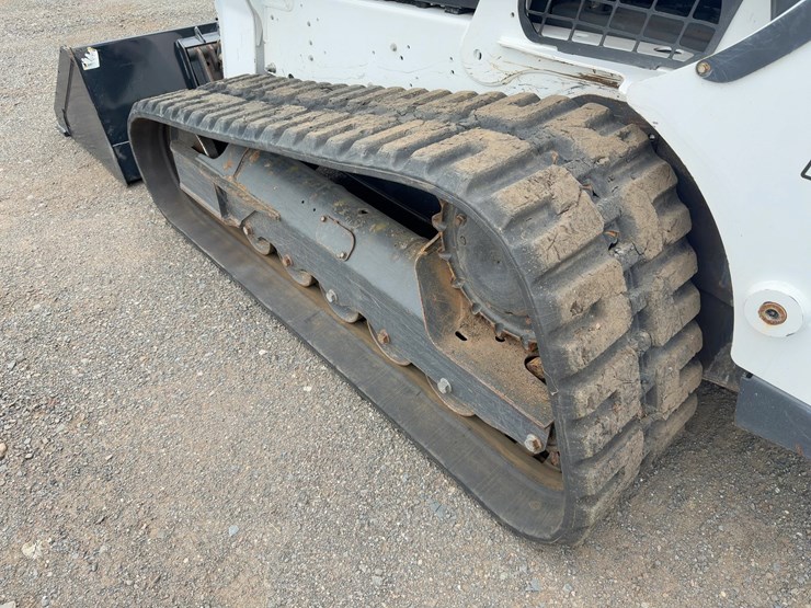 2020-bobcat-t740-image-15