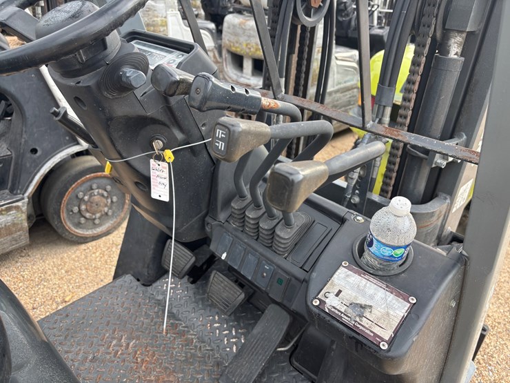 #2074-•-nissan-uni-carry-forklift-propane-image-9