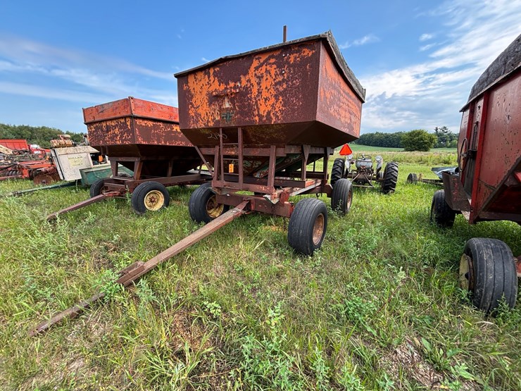 #2643-•-fleet-farm-gravity-box-on-running-gear-image-1