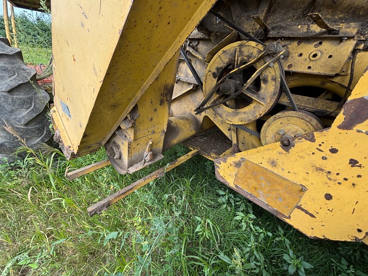 new-holland-tr86-image-39