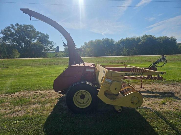 new-holland-790-image-4