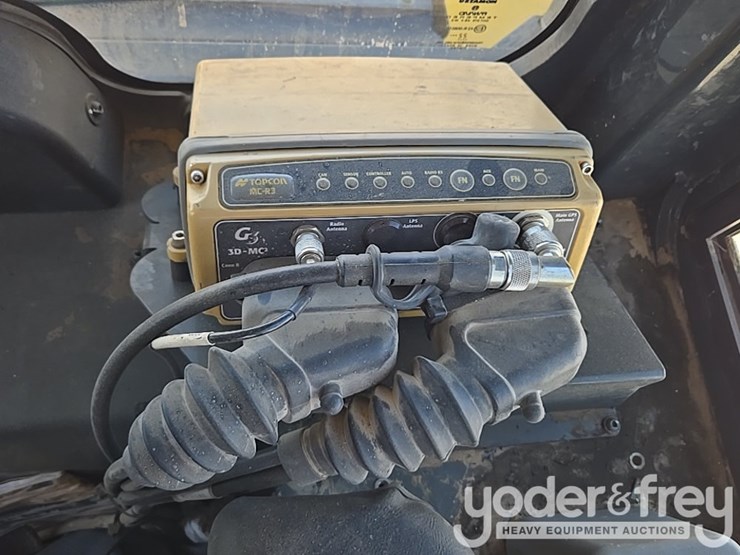 2023-komatsu-d61px-24-image-59