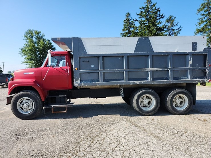 1971-ih-2010a-truck-image-5