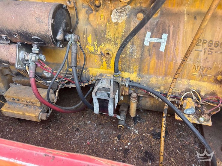 1969-caterpillar-towable-diesel-generator-image-16
