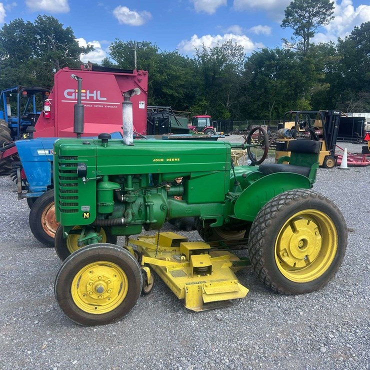 JOHN DEERE M