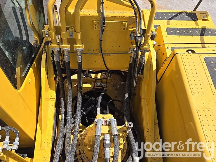 2023-komatsu-pc360-lc-11-image-52