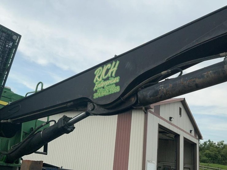 2015-deere-335d-image-46