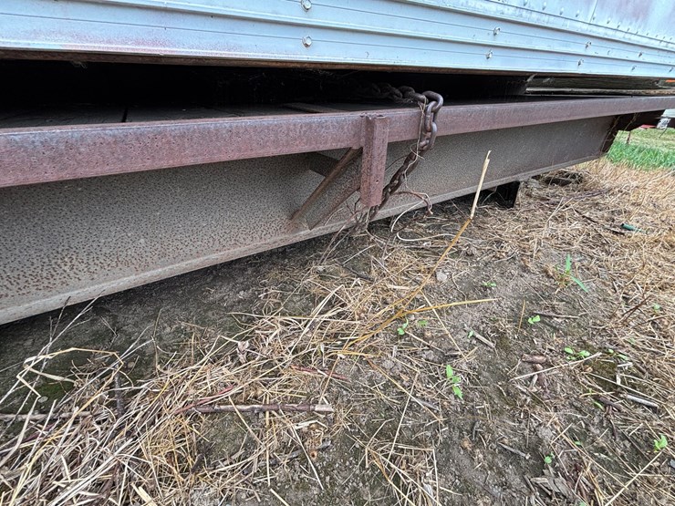 #2589-•-16'-tandem-axle-flatbed-trailer-(no-title,-for-parts)-image-7