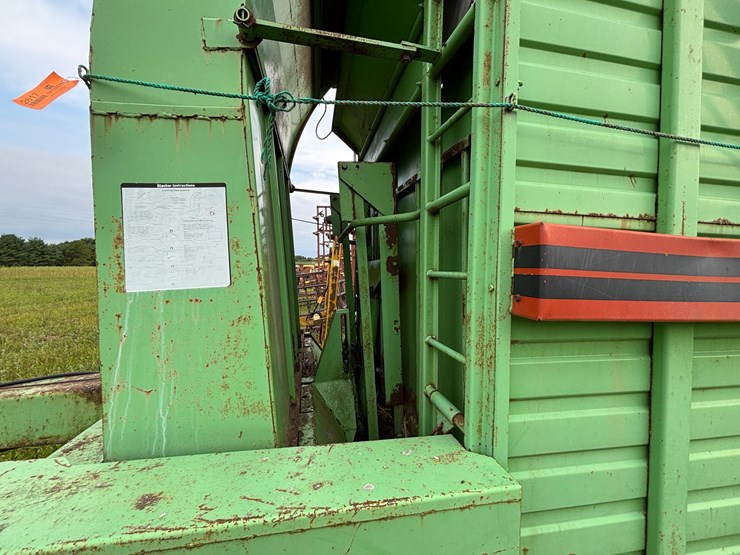 #2617-•-owatonna-540-stacker-image-17