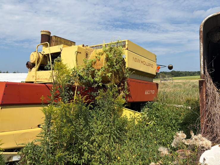 new-holland-tr70-image-9