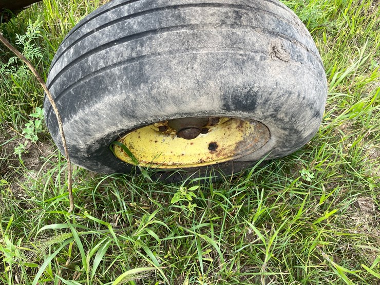 john-deere-3200-image-8