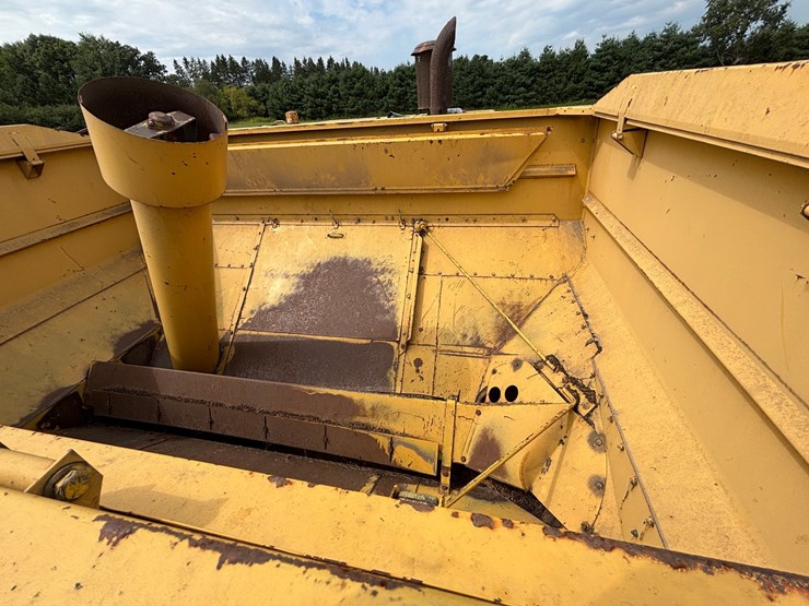 new-holland-tr86-image-65
