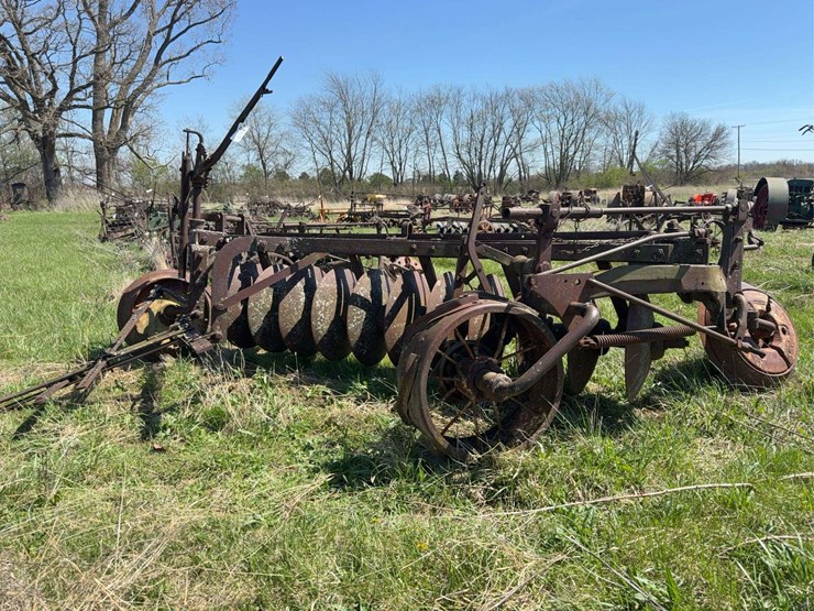 john-deere-disc-plow-image-8