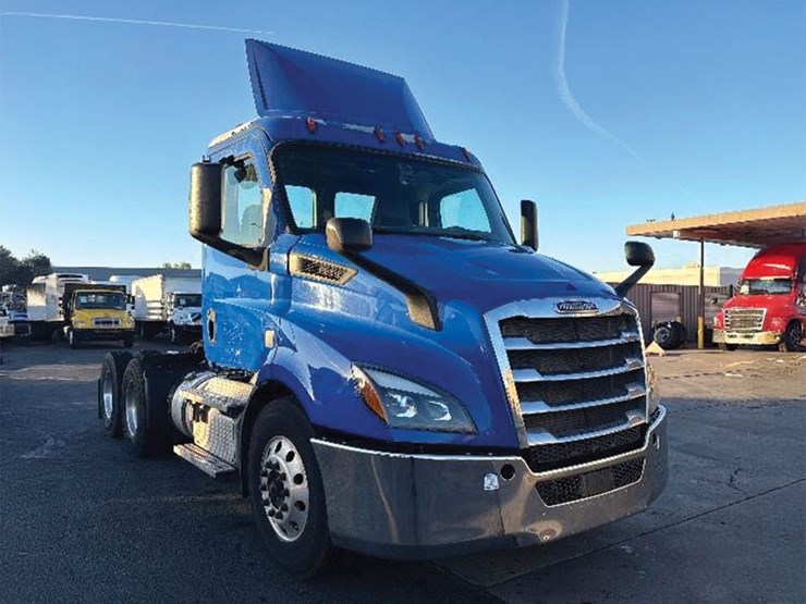 2019-freightliner-cascadia-113-image-1