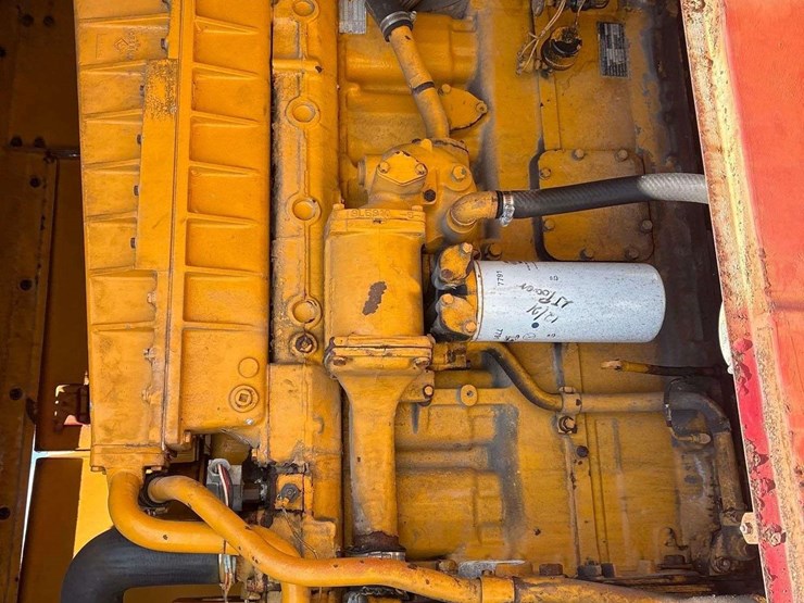 1969-caterpillar-towable-diesel-generator-image-18