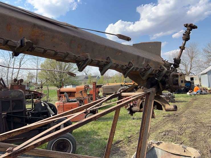 minneapolis-moline-model-dcorn-sheller-image-26