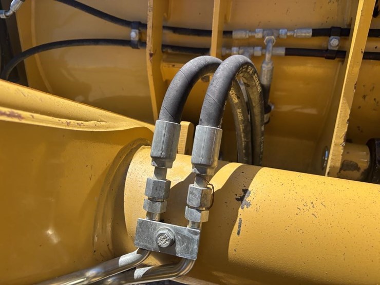 2012-caterpillar-420f-image-15