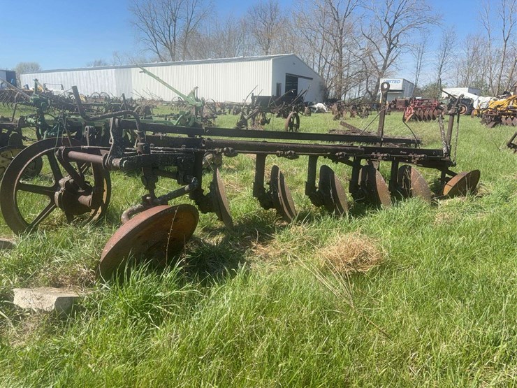 john-deere-disc-plow-image-3