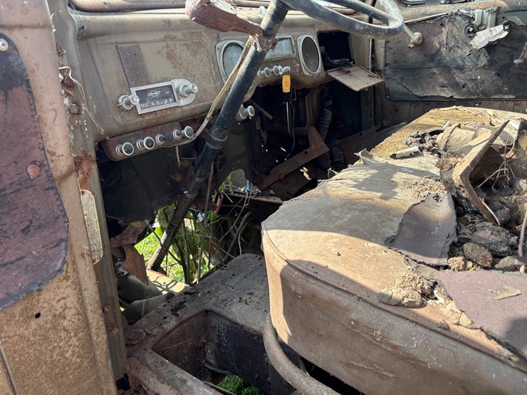 #2583-•-dodge-flatbed-truck-(no-title,-for-parts)-image-10