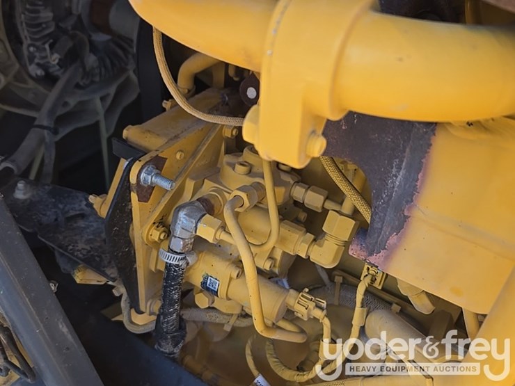 2019-deere-310sl-image-40