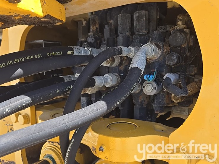 2019-deere-310sl-image-31