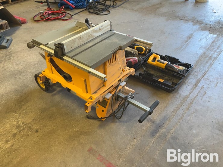 dewalt-table-saw-&-handheld-wood-working-tools-image-5