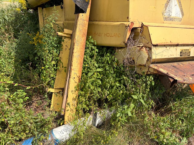 new-holland-tr70-image-10