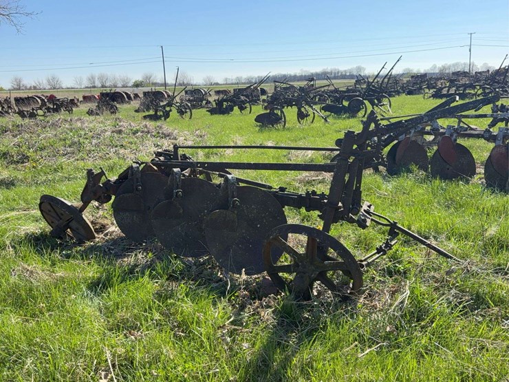 oliver-three-blade-pull-type-disk-plow-image-3