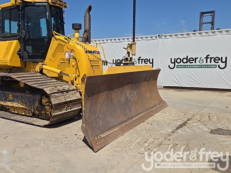 2023-komatsu-d61px-24-image-21